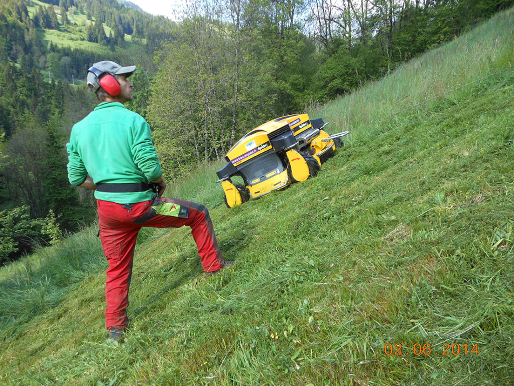 François et gros paln -Faucheuse tout-terrain